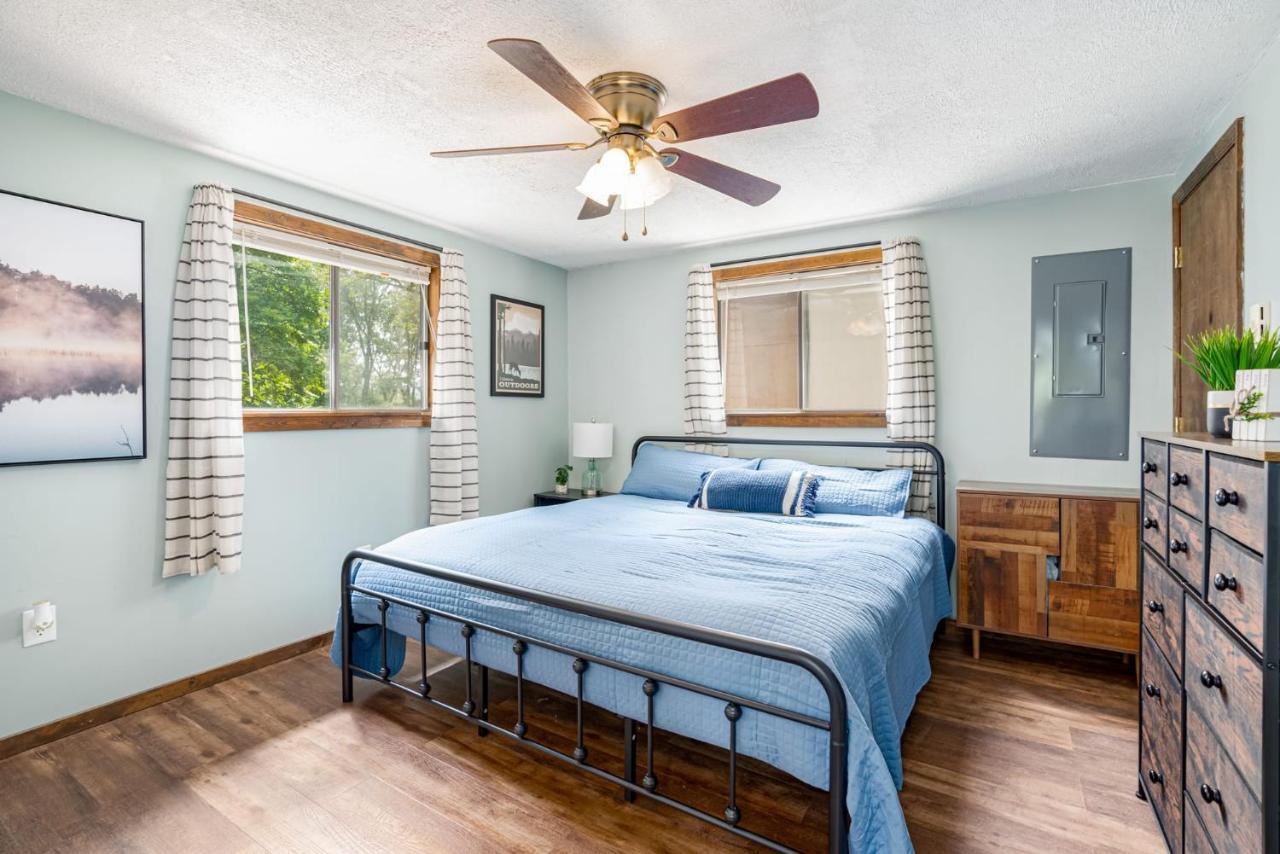Quaint Loft Cabin W Hot Tub, Firepit, Deck & Grill Hedgesville Eksteriør bilde