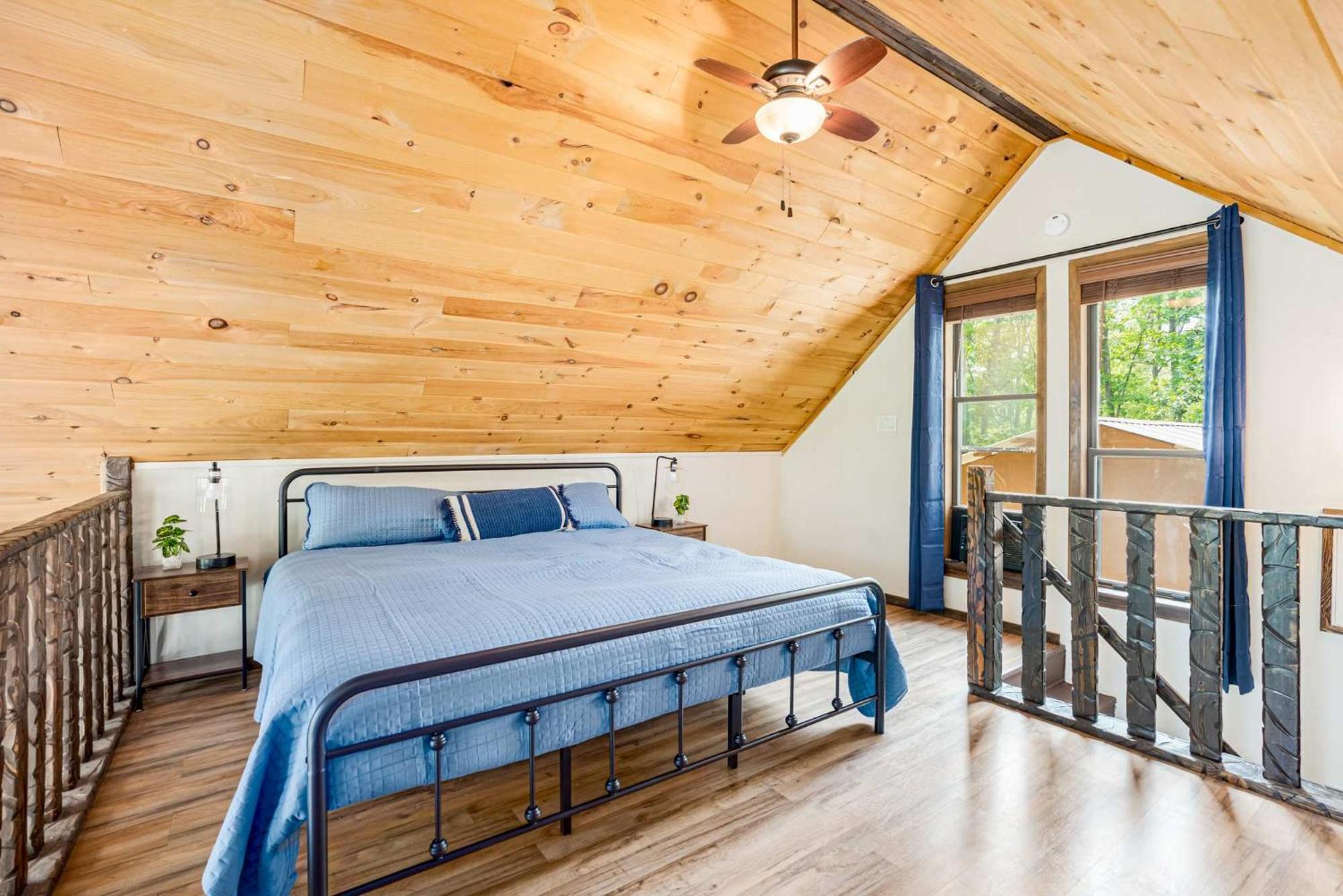 Quaint Loft Cabin W Hot Tub, Firepit, Deck & Grill Hedgesville Eksteriør bilde